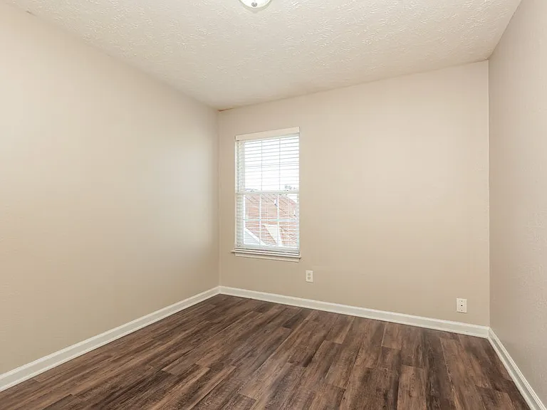 606 Nixon Way — Photo 12