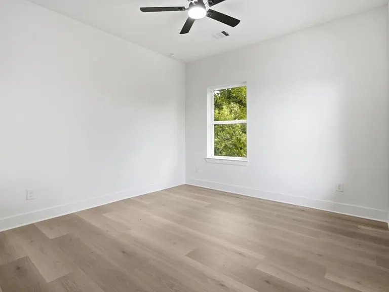 307 Bolden St — Photo 5