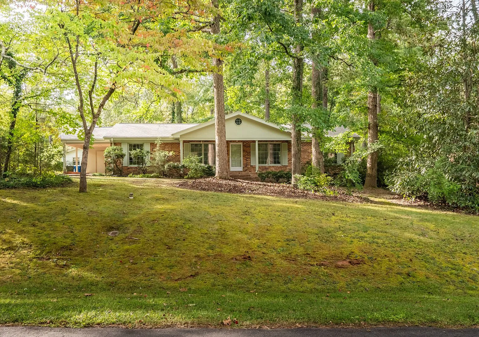 Charming 3BR/2BA Near Duke University — Photo 2
