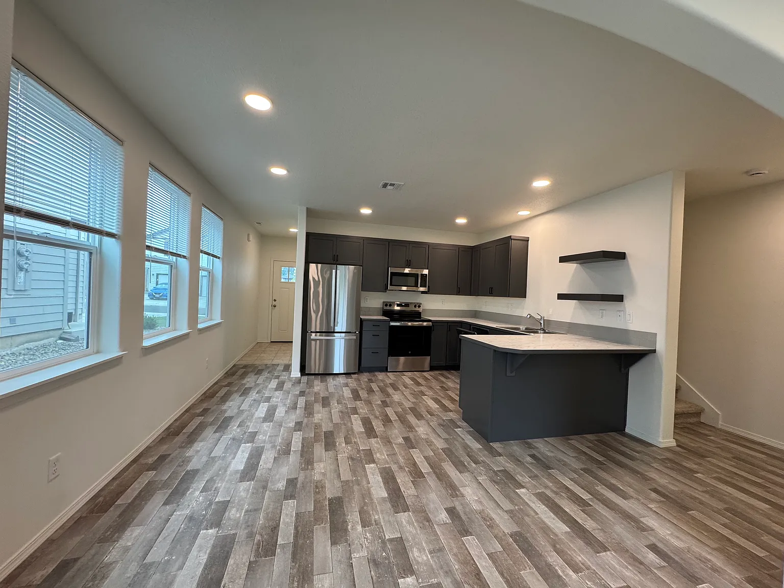 3 bed, 2.5 bath, 1568 sqft, $2,450 — Photo 2