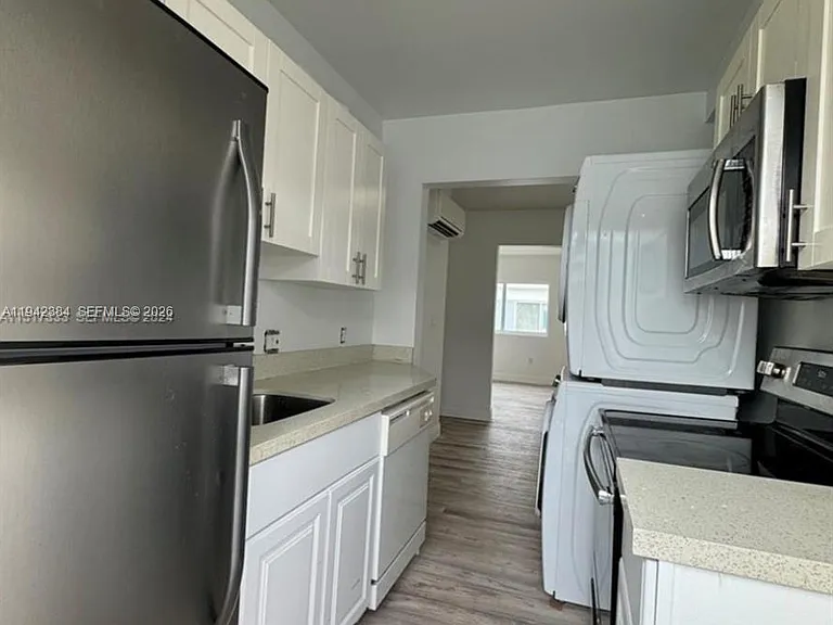 1248 Marseille Dr #4 — Photo 2