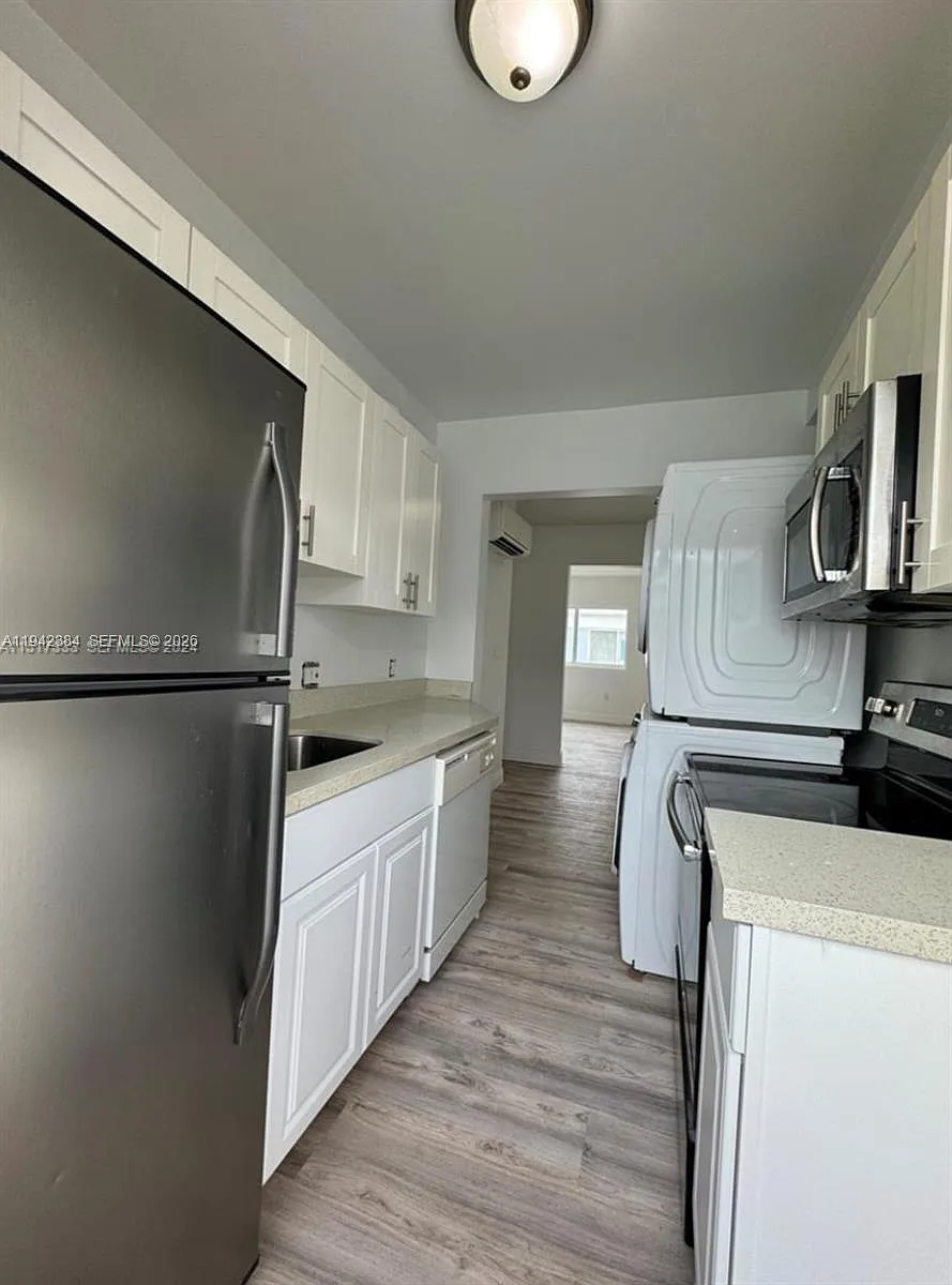 Building Photo - 1248 Marseille Dr #4