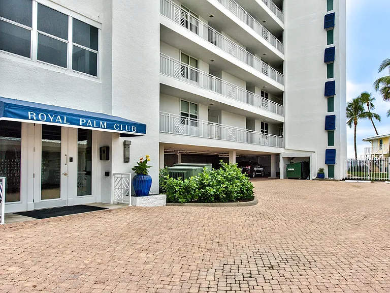 2121 Gulf Shore Blvd N #503 — Photo 17