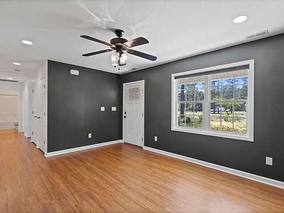4th image of 117 Brians Woods Rd