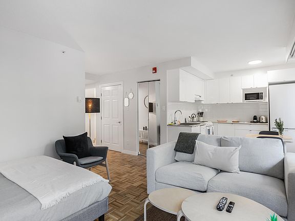 5th image of 1033 Haro St #205
