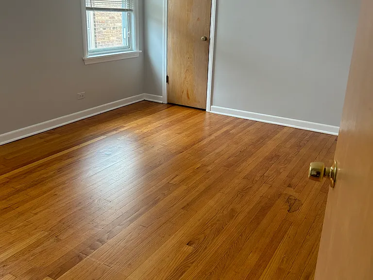 5258 W Henderson St #2 — Photo 9