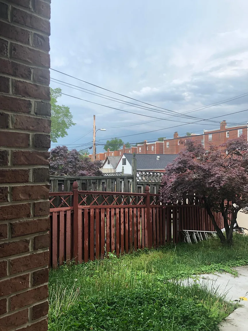 619 Kennedy St NE photo 1