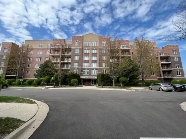 5155 Madison Ave #202, Skokie, IL 60076