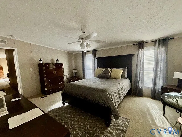 1585 Ullainee Rd — Photo 5