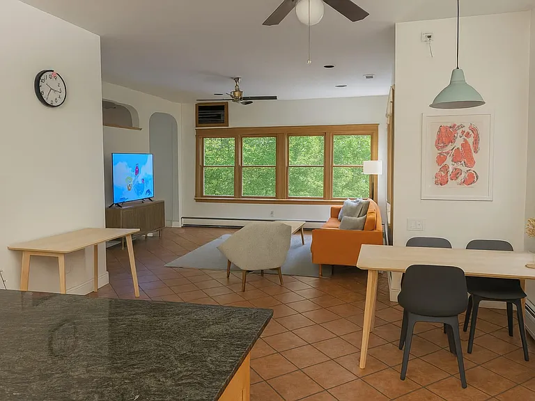 416 N Grove Ave — Photo 5