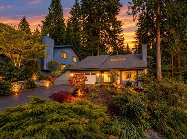 5520 Huckleberry Ln, North Vancouver, BC V7R 4N8