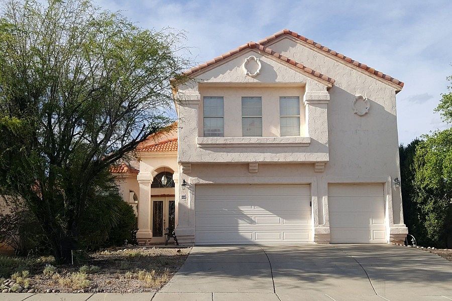 1st image of 950 W Graythorn Pl