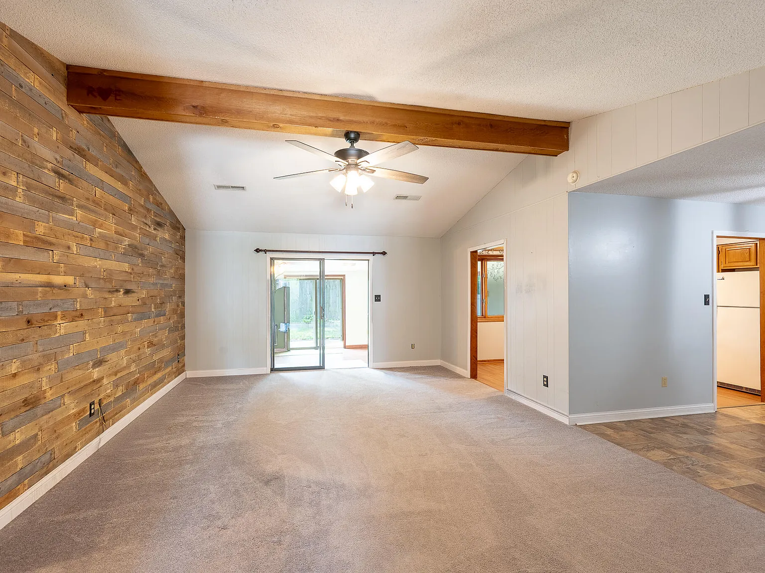 3 bed, 2.0 bath, 1350 sqft, $1,695 — Photo 4