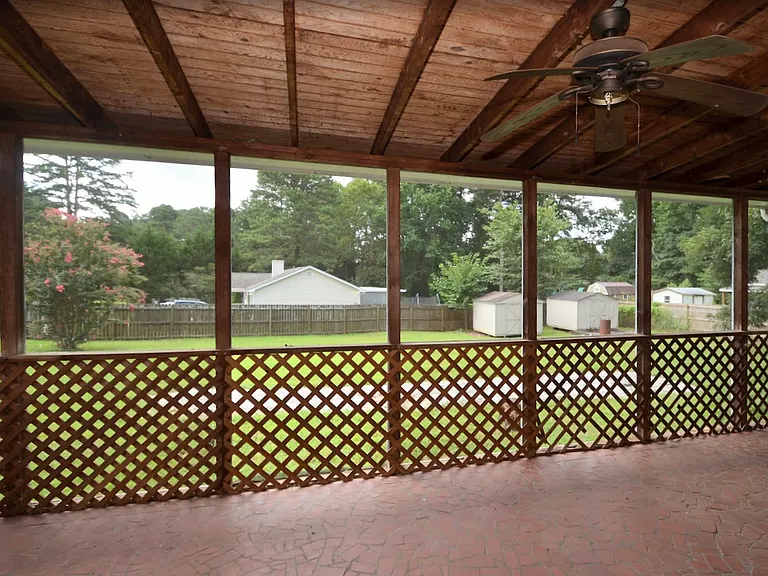 1495 Haynes Ct — Photo 14
