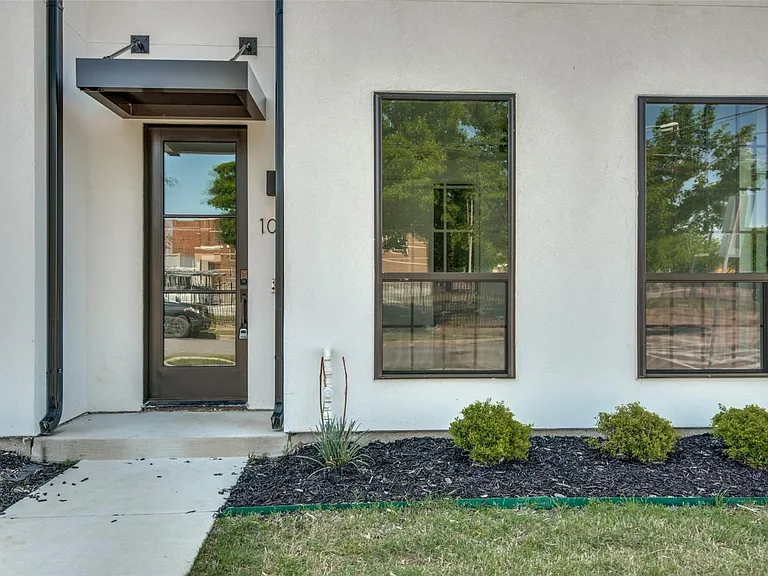 4808 San Jacinto St #101 — Photo 2