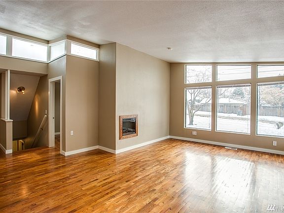 5th image of 161 27th St NE