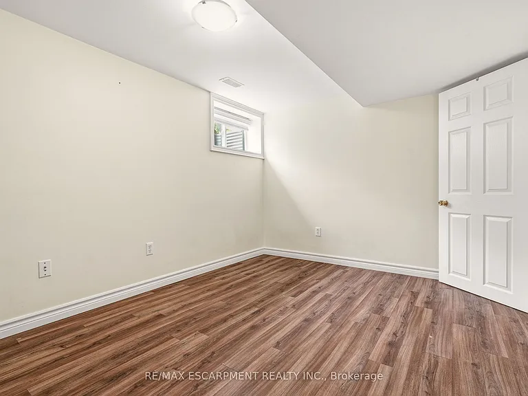 25 Briarsdale Dr — Photo 24