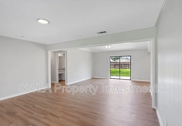 338 Vanessa Ave — Photo 3