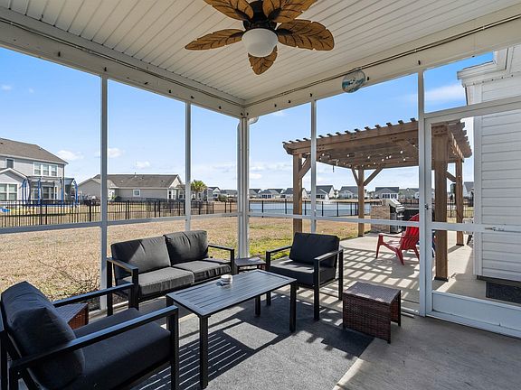 4th image of 1076 Caprisia Loop