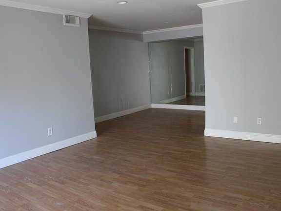 4th image of 2744 Briarhurst Dr APT 46