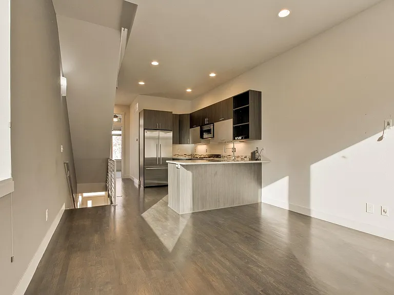 1036 W 37th Ave — Photo 18