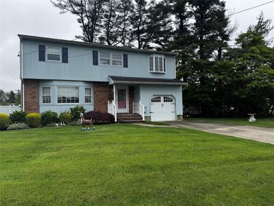 4 Susan Court, Deer Park, NY, 11729