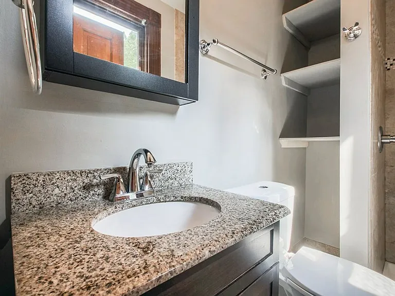 Dennison Ave 892-894 MLR — Photo 7