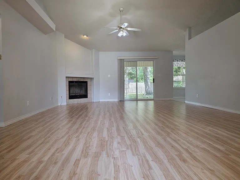 6900 Calle De Caballero — Photo 5
