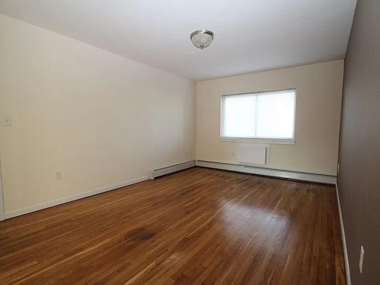 143 1/2 S Main St — Photo 5