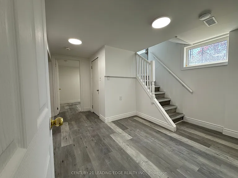 104 Gatineau St #LOWER — Photo 5