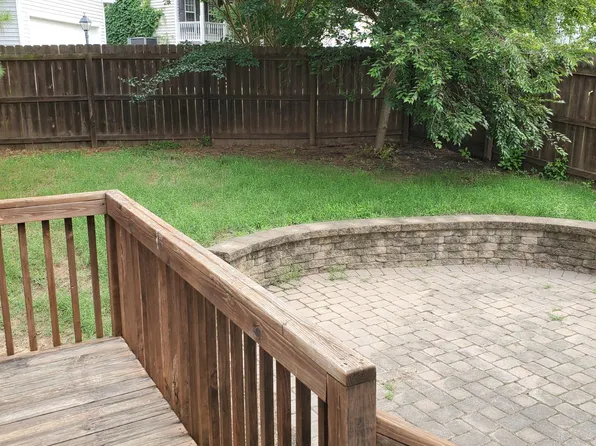 2808 Rainford Ct, Raleigh, NC 27603