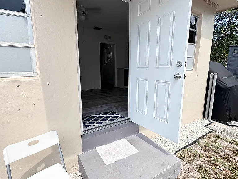 1030 Superior St #2 — Photo 9