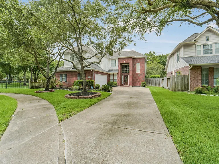 22554 Bristolwood Ct — Photo 2