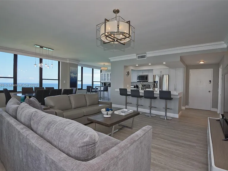 3505 S Ocean Dr #Penthouse 12 — Photo 5