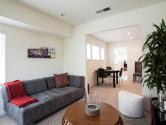 4th image of 109 Paloma Ave APT D