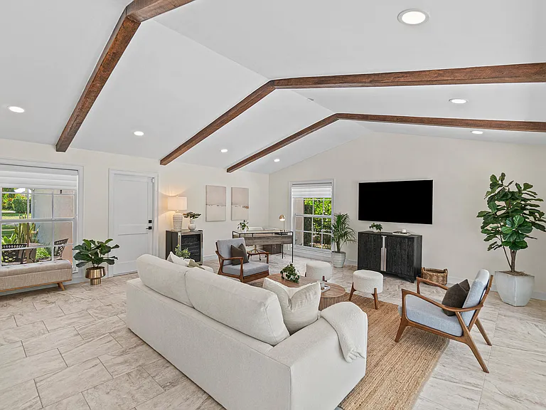 1401 Hummingbird Dr — Photo 6
