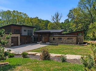 14195 NW 72nd St, Parkville, MO 64152