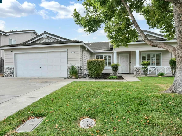 3904 Des Moines Dr, Stockton, CA 95209