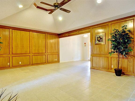 5th image of 3808 Clear Brook Cir