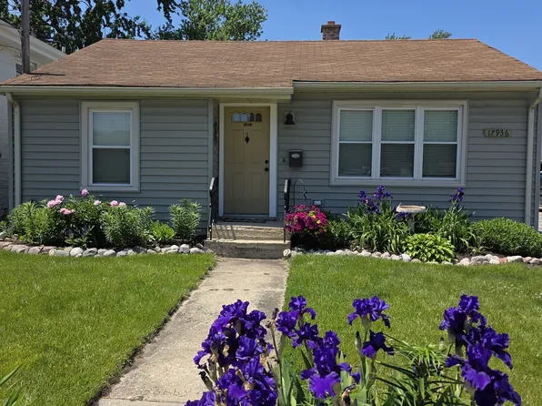 17936 Hickory St, Lansing, IL 60438