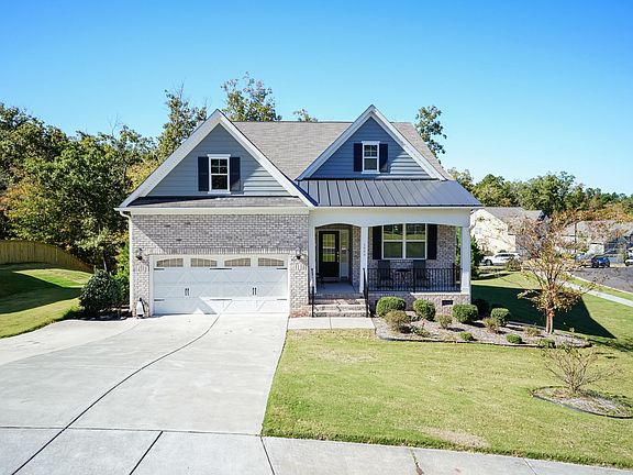 3rd image of 1009 Crescent Moon Ct