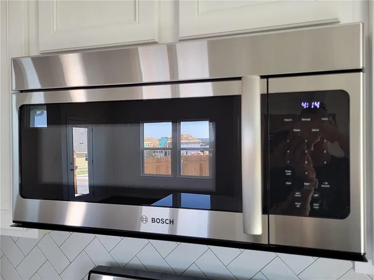 9717 Grapevine Leaf Dr — Photo 28
