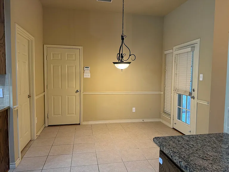817 Graystone Dr — Photo 12
