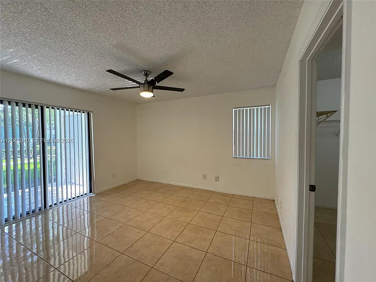 550 S Park Rd #188 — Photo 7