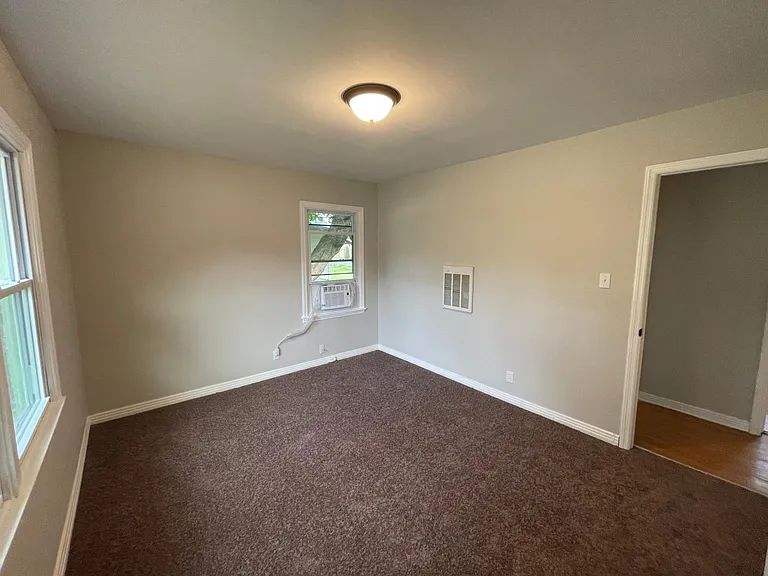 3803 Pulaski Pike NW — Photo 8