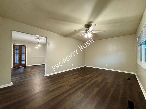 3rd image of 801 N Parkdale Ave