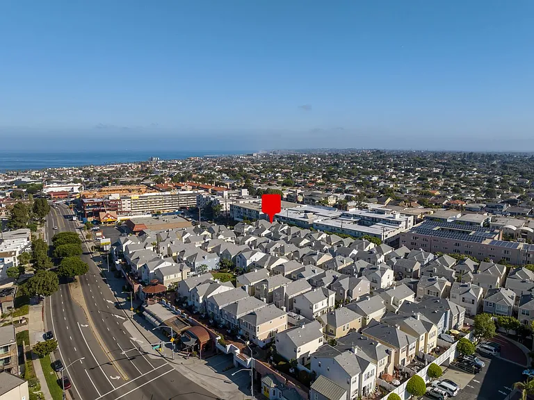 1800 S Pacific Coast Hwy #13 — Photo 47