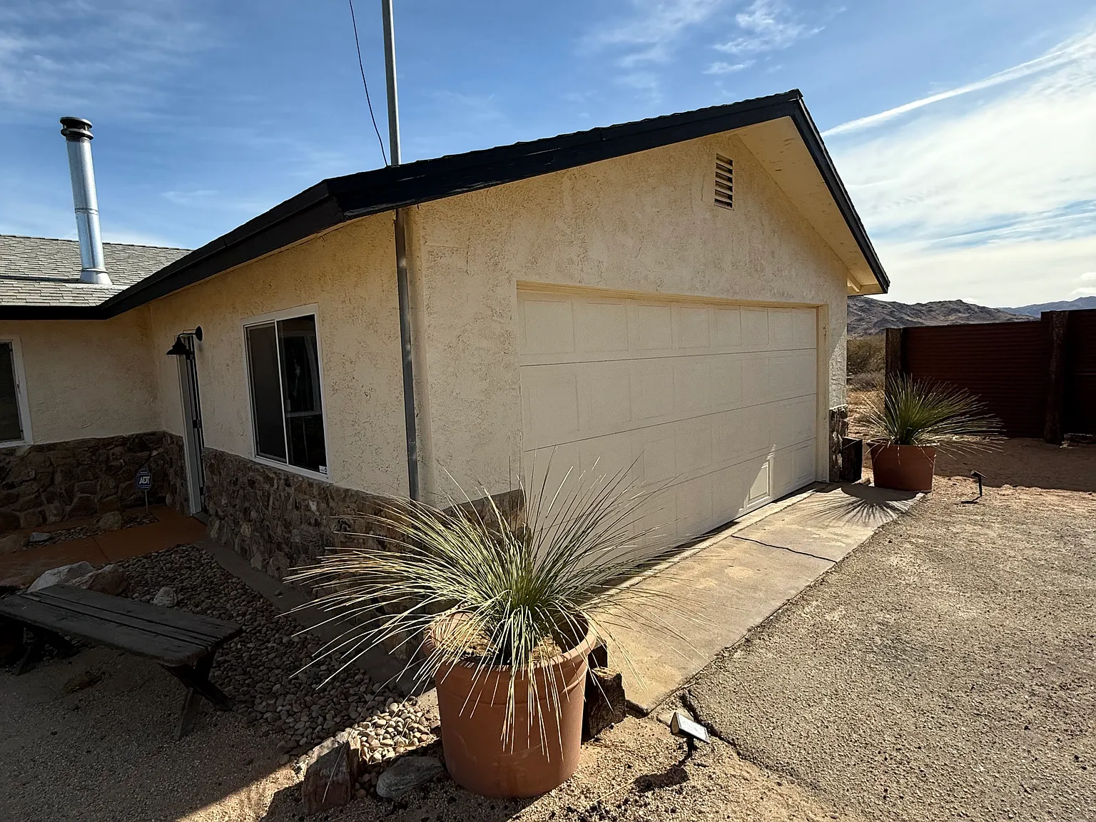 3 bed, 1152 sqft, $2,195 — Photo 2