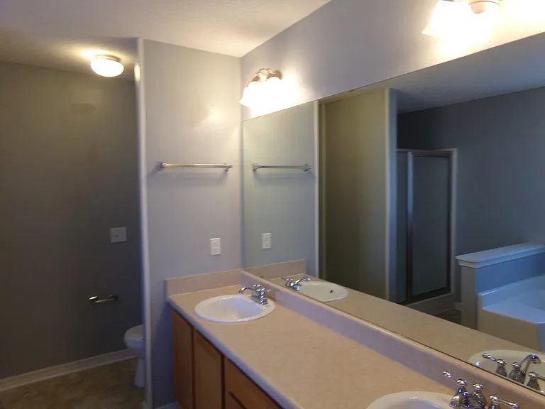 8454 Ferlon Ave — Photo 12