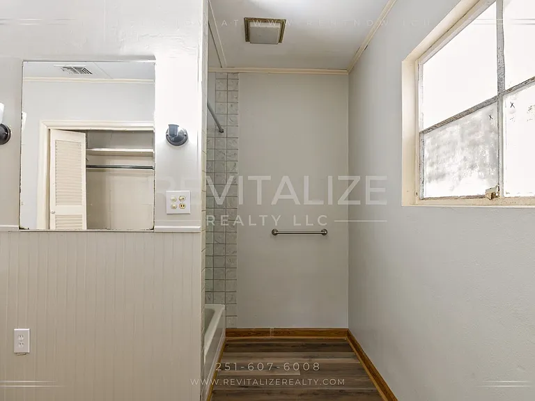 3230 Greenleaf Ct — Photo 17